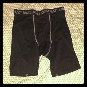 Short Nike pro combat